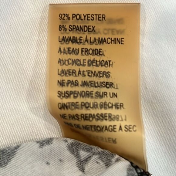 Peter Nygard Black White Abstract V Neck Stretch Top 3/4 Sleeve Medium EUC - Picture 6 of 10